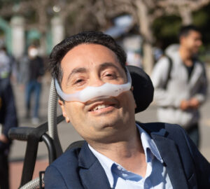 Dr. Victor Pineda Headshot.jpg